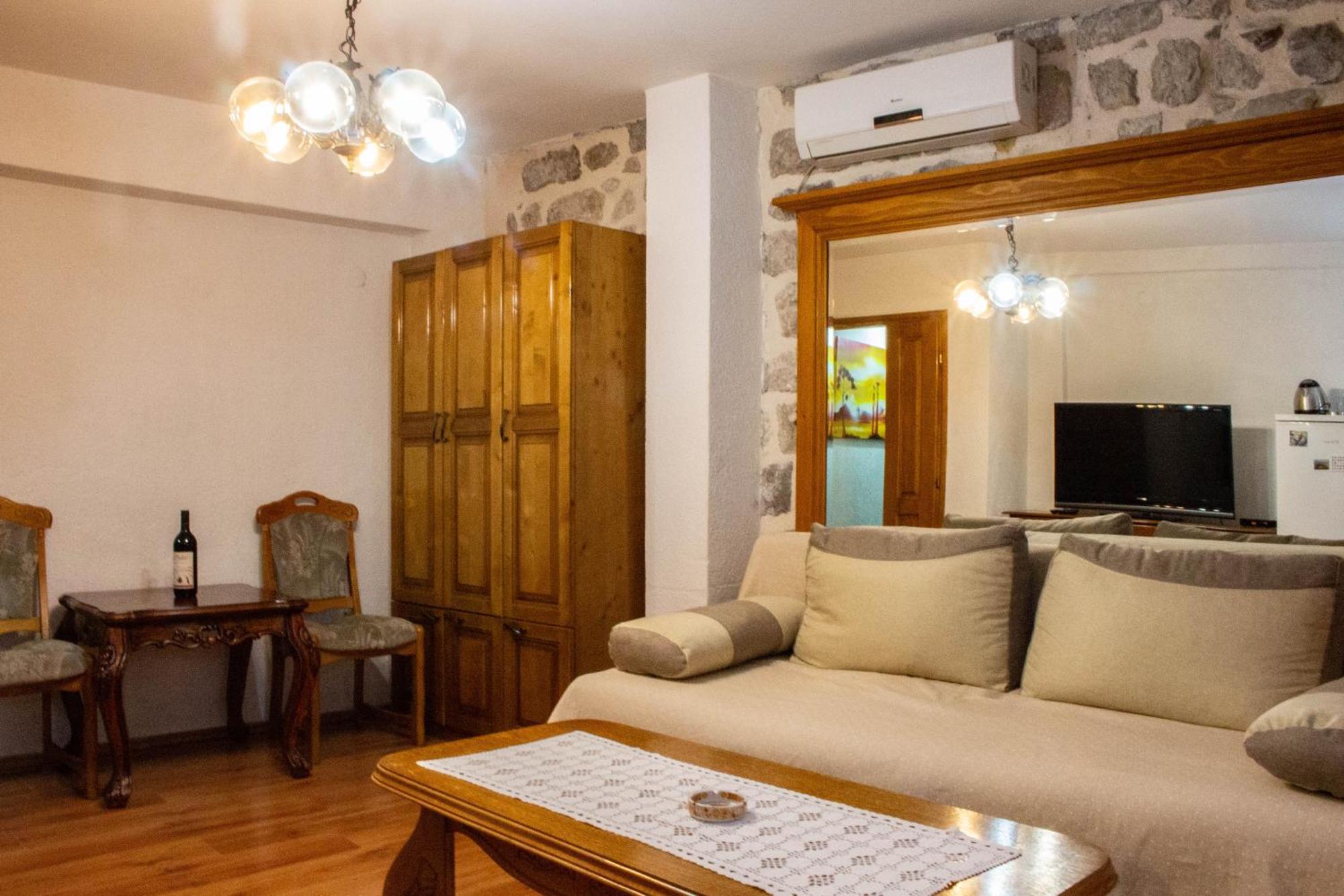 Guest House Sljuka Cattaro Esterno foto